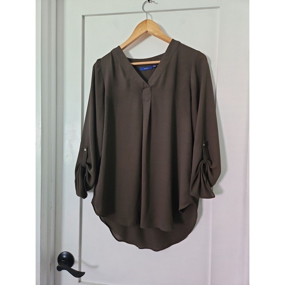 Apt. 9 V-Neck Roll-Tab Sleeve Blouse M Army Green Pleated High-Low Top
